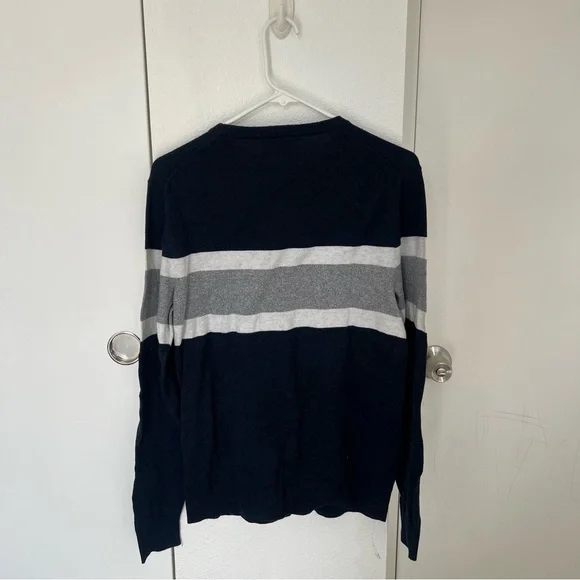 Old Navy Men's Navy and Gray Crewneck Sweater - Picture 2 of 3